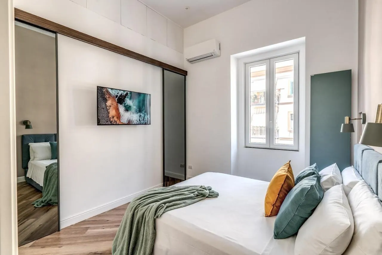 Apartment Claudia'S Home Naples Italy